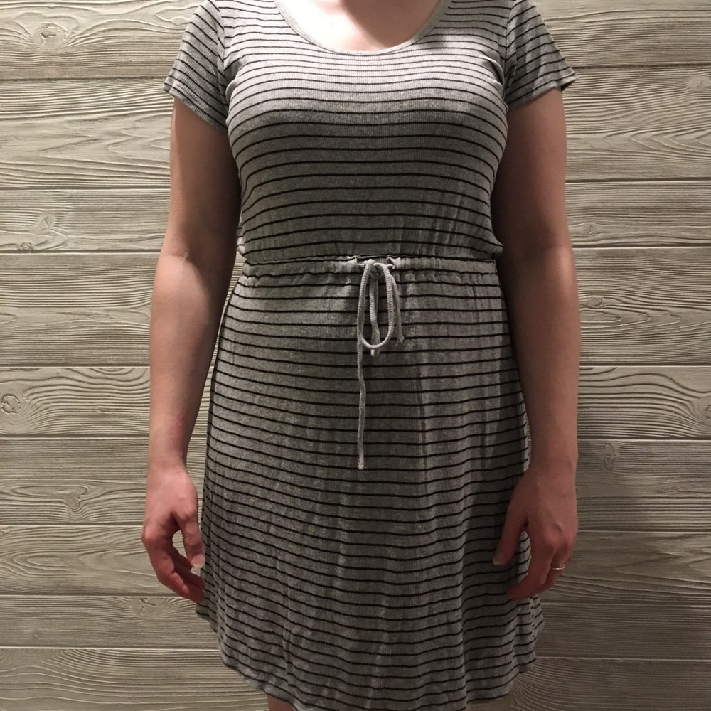 Olive and Oak ribbed Knit dress. Tie at waist. (S)